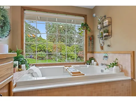 5875 Smoketree Drive SE Salem OR 97306