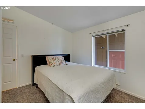 835 SE 1st Avenue Canby OR 97013