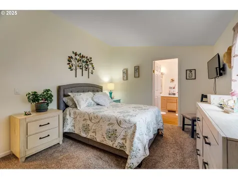 835 SE 1st Avenue Canby OR 97013
