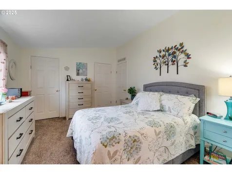 835 SE 1st Avenue Canby OR 97013