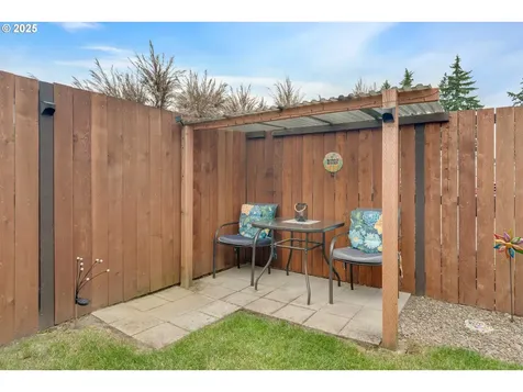 835 SE 1st Avenue Canby OR 97013