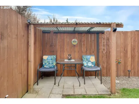 835 SE 1st Avenue Canby OR 97013