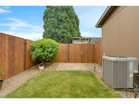 835 SE 1st Avenue Canby OR 97013