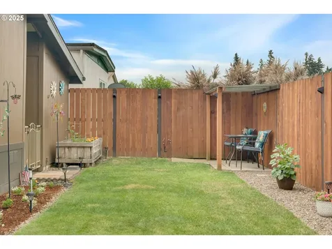 835 SE 1st Avenue Canby OR 97013