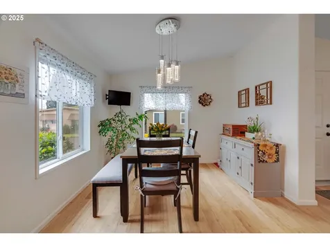835 SE 1st Avenue Canby OR 97013