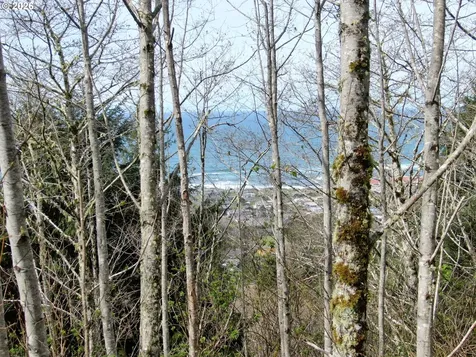 16 Gimlet Lane Yachats OR 97498