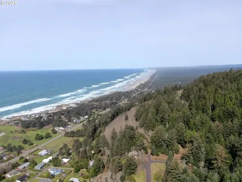 16 Gimlet Lane Yachats OR 97498