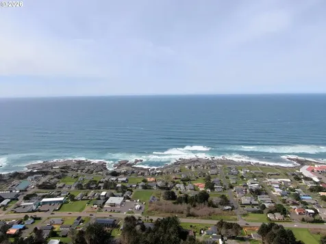16 Gimlet Lane Yachats OR 97498