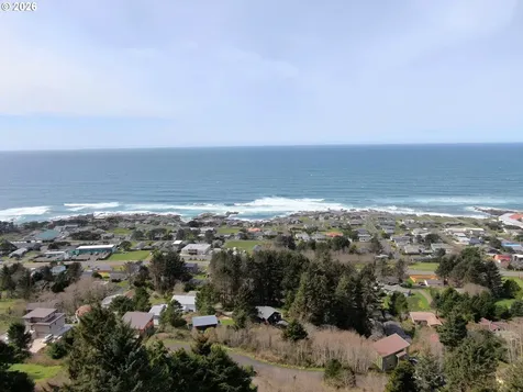 16 Gimlet Lane Yachats OR 97498