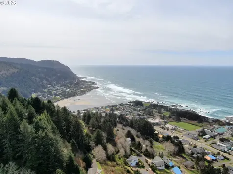 16 Gimlet Lane Yachats OR 97498