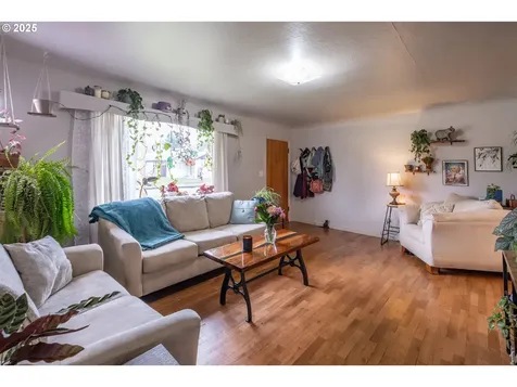 980 Cleveland Street Lebanon OR 97355