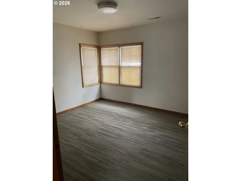 144 SE 85th Avenue Portland OR 97216
