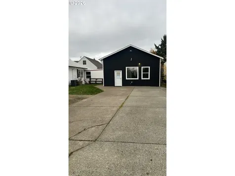 144 SE 85th Avenue Portland OR 97216