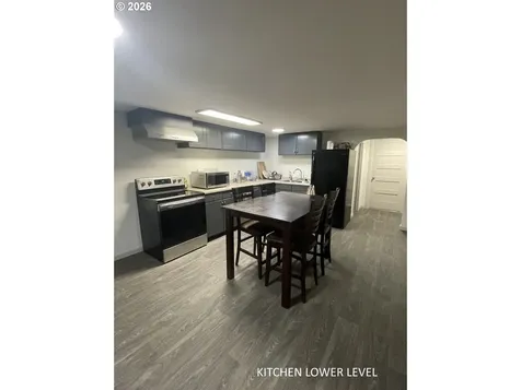 144 SE 85th Avenue Portland OR 97216
