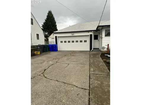 144 SE 85th Avenue Portland OR 97216