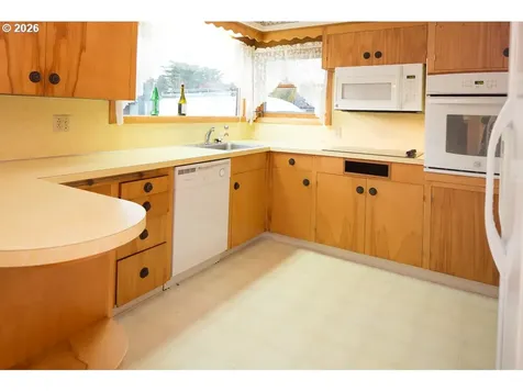 144 SE 85th Avenue Portland OR 97216