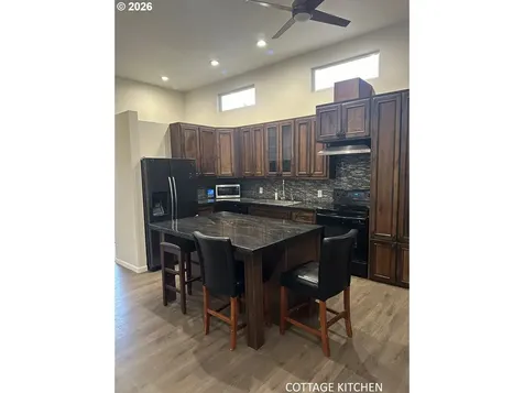 144 SE 85th Avenue Portland OR 97216