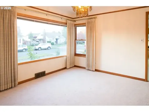 144 SE 85th Avenue Portland OR 97216