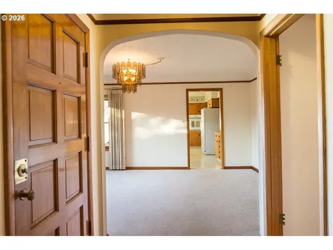144 SE 85th Avenue Portland OR 97216