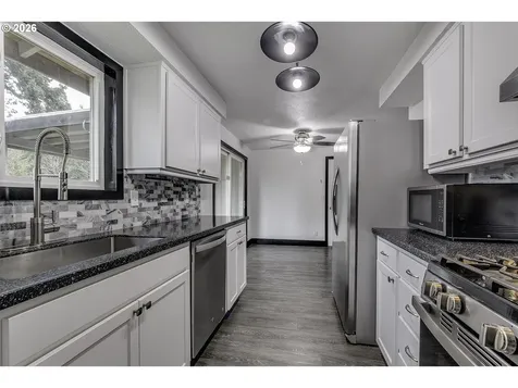 315 Kanuku Street SE Salem OR 97306