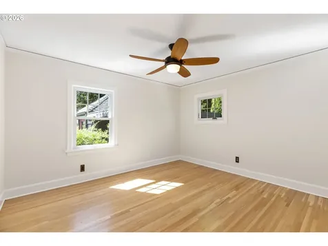 3826 NE Couch Street Portland OR 97232