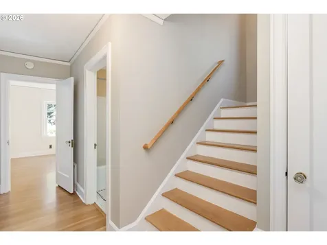 3826 NE Couch Street Portland OR 97232