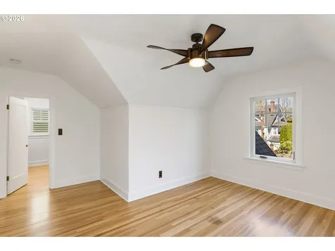 3826 NE Couch Street Portland OR 97232