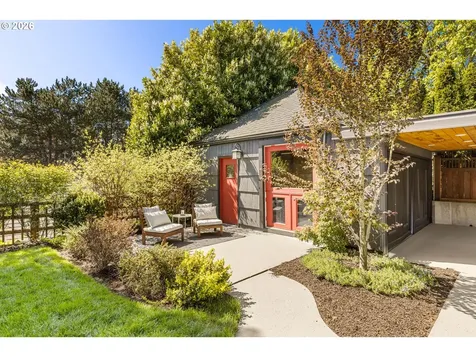 3826 NE Couch Street Portland OR 97232
