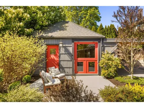 3826 NE Couch Street Portland OR 97232