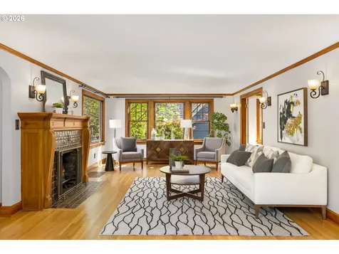3826 NE Couch Street Portland OR 97232