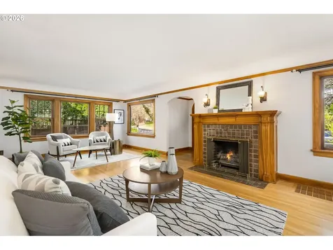 3826 NE Couch Street Portland OR 97232