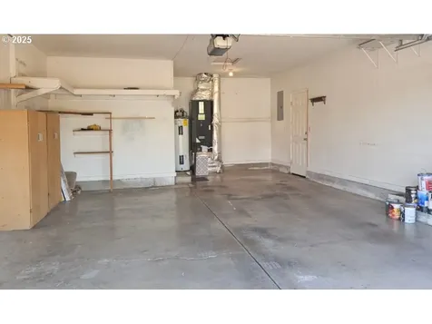 6827 D Street Springfield OR 97478