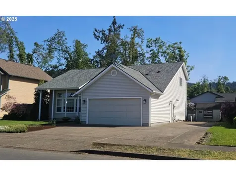 6827 D Street Springfield OR 97478