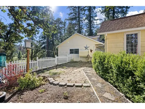 82044 Mahr Lane Creswell OR 97426