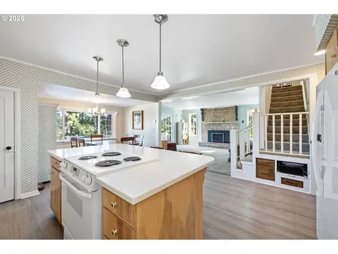 82044 Mahr Lane Creswell OR 97426