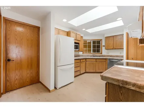 1605 NW 175th Place Beaverton OR 97006