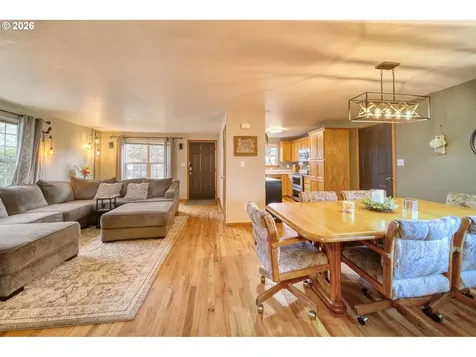 435 S 8th Street St. Helens OR 97051
