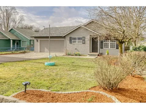 435 S 8th Street St. Helens OR 97051