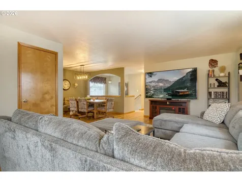 435 S 8th Street St. Helens OR 97051
