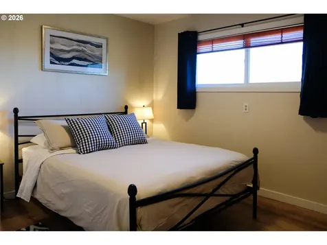 345 S Crestline Drive Waldport OR 97394