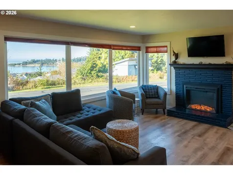 345 S Crestline Drive Waldport OR 97394
