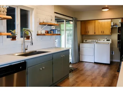 345 S Crestline Drive Waldport OR 97394