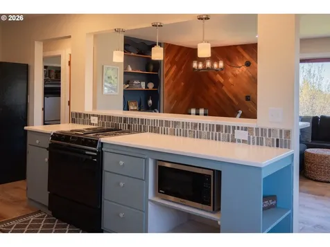345 S Crestline Drive Waldport OR 97394