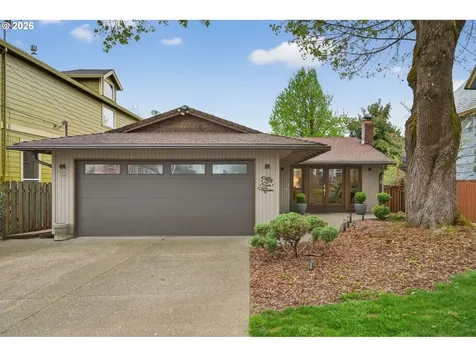 5615 SE Oak Street Portland OR 97215