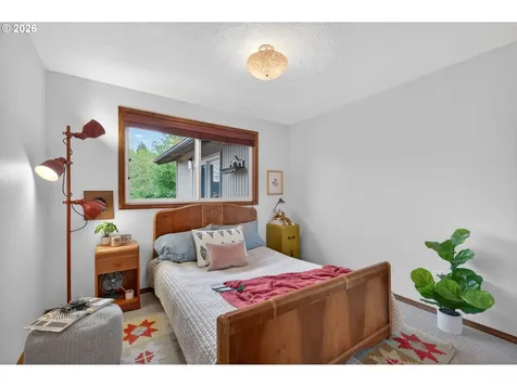 5615 SE Oak Street Portland OR 97215