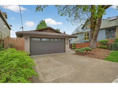 5615 SE Oak Street Portland OR 97215