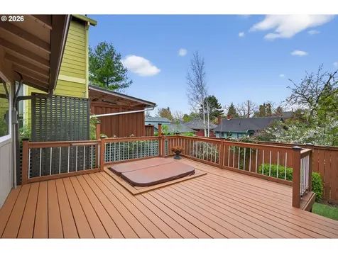 5615 SE Oak Street Portland OR 97215
