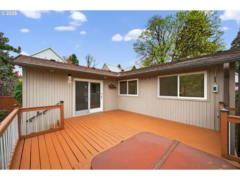 5615 SE Oak Street Portland OR 97215