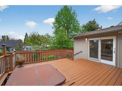 5615 SE Oak Street Portland OR 97215