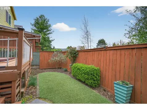 5615 SE Oak Street Portland OR 97215